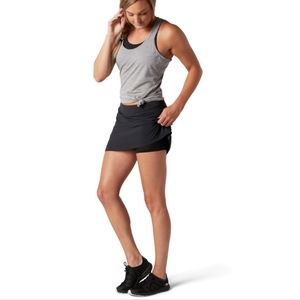 Smart Wool skort phd black accented in green